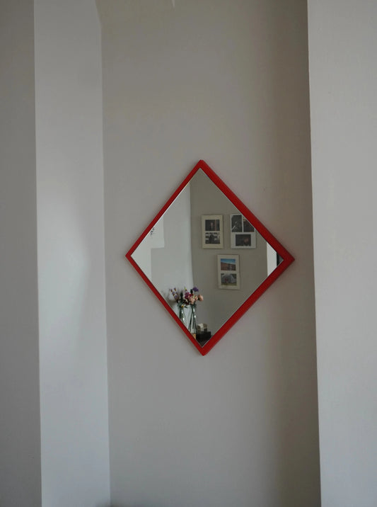 The basic mirror - red